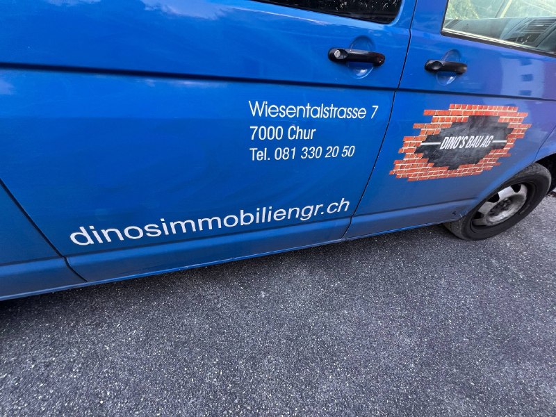 Firmenfahrzeug Dino’s Bau AG